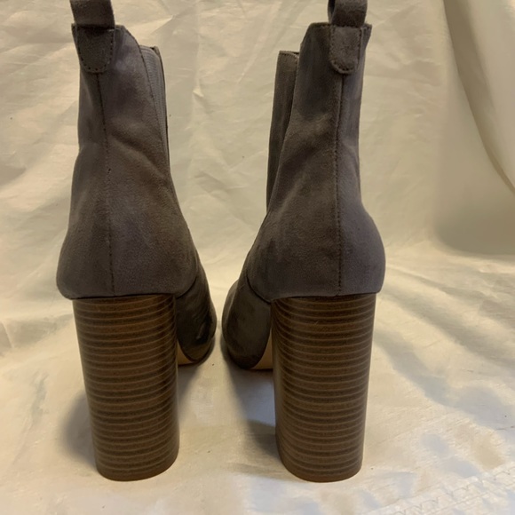 Beautiful booties from Forever 21 - Picture 2 of 4